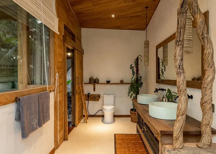 Villa Casa Pohon *