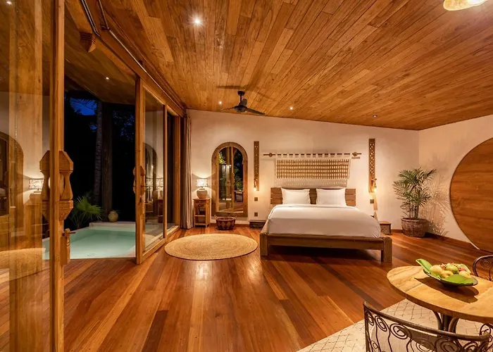 Casa Pohon Villa *