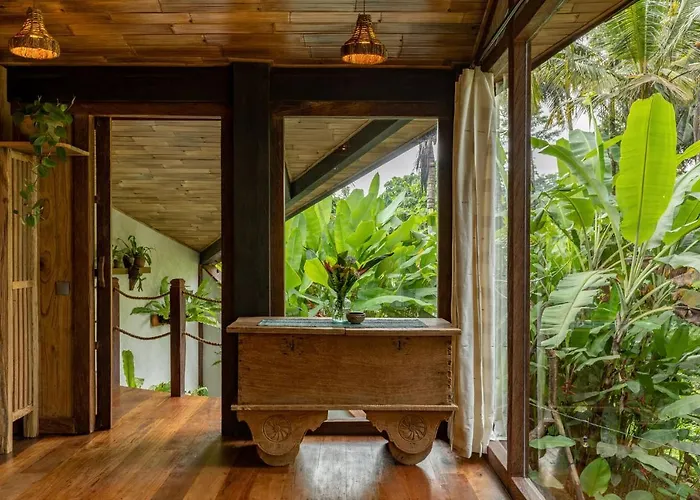 Villa Casa Pohon *