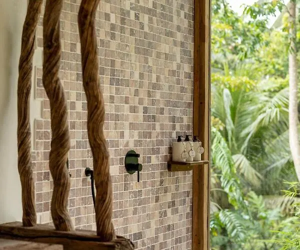 Casa Pohon Villa