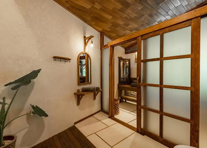 Casa Pohon *