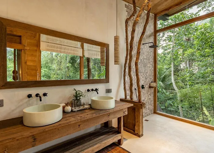 Casa Pohon Villa *