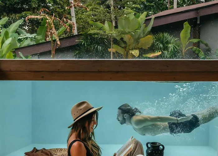 Casa Pohon Villa